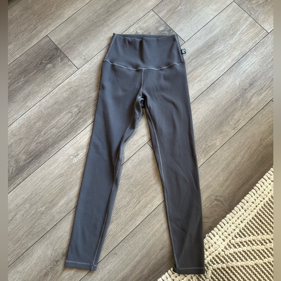 Born Primitive | Gray Color Limitless Leggings | Ribbed | Size Small - Picture 1 of 3